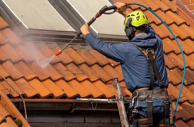 Démoussage et hydrofuge de toiture à Valeilles